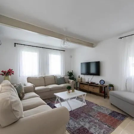 Summer Private With Garden And Private Pool, Within Walking Distance To The Sea In Gumusluk